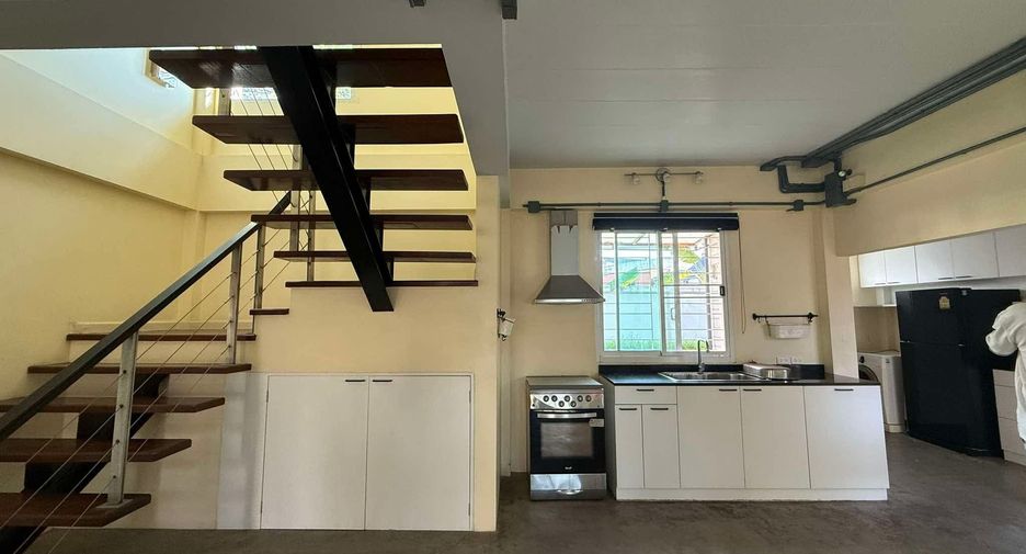 For sale and for rent 3 bedrooms house in Bang Na, Bangkok