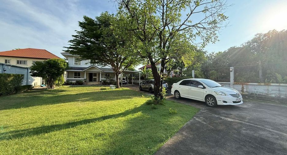 For sale and for rent 3 bedrooms house in Bang Na, Bangkok