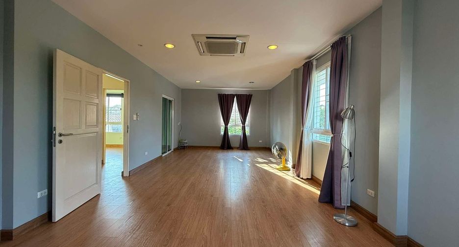 For sale and for rent 3 bedrooms house in Bang Na, Bangkok