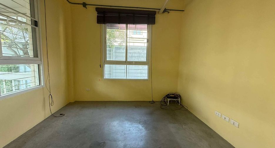 For sale and for rent 3 bedrooms house in Bang Na, Bangkok