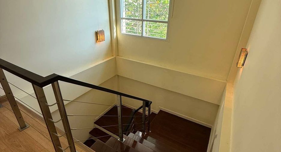 For sale and for rent 3 bedrooms house in Bang Na, Bangkok