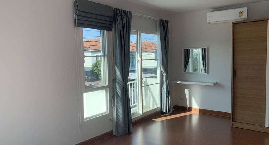 For sale 4 bedrooms house in Phra Pradaeng, Samut Prakan