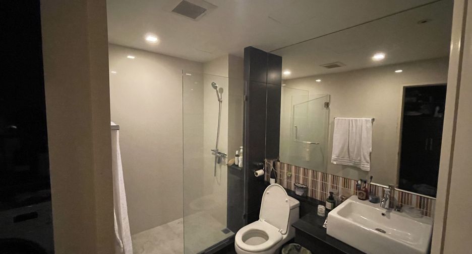 For sale 1 bed condo in Khlong Toei, Bangkok