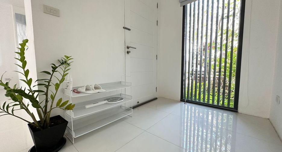 For rent 3 bedrooms townhouse in Thalang, Phuket
