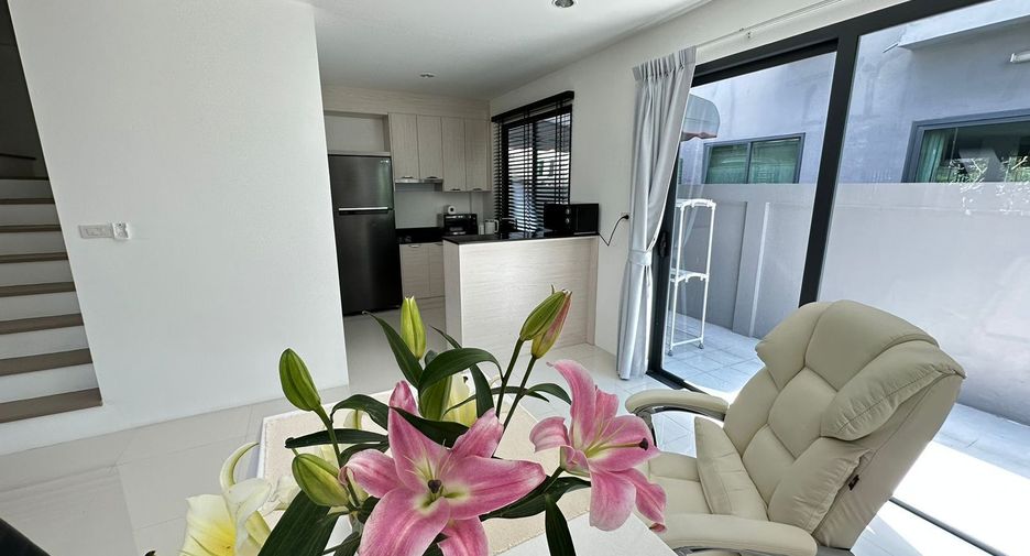 For rent 3 bedrooms townhouse in Thalang, Phuket