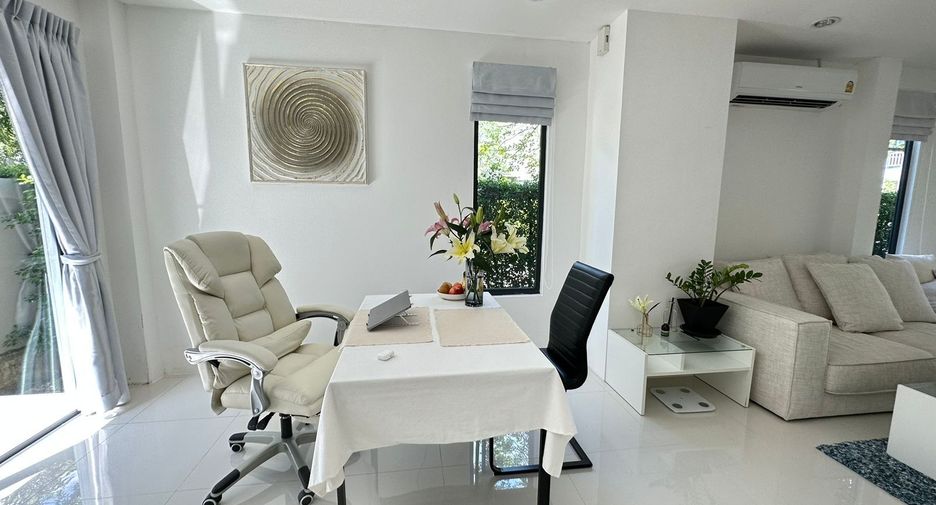 For rent 3 bedrooms townhouse in Thalang, Phuket