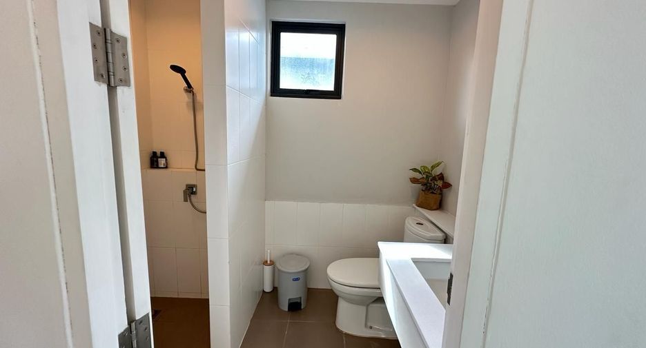 For rent 3 bedrooms townhouse in Thalang, Phuket