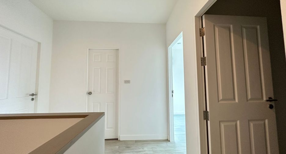 For rent 3 bedrooms townhouse in Thalang, Phuket
