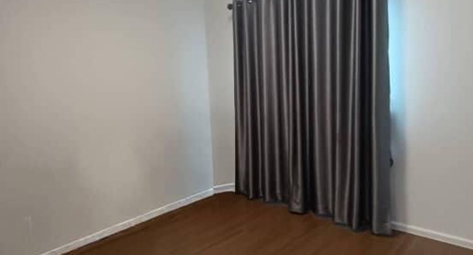 For sale and for rent 4 bedrooms house in Bang Phli, Samut Prakan