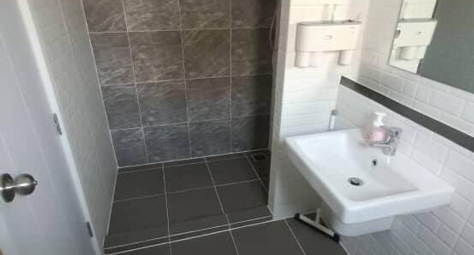 For sale and for rent 4 bedrooms house in Bang Phli, Samut Prakan