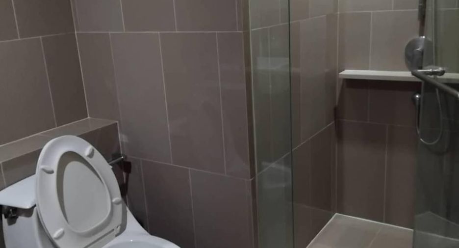 For rent 3 bedrooms condo in Pathum Wan, Bangkok