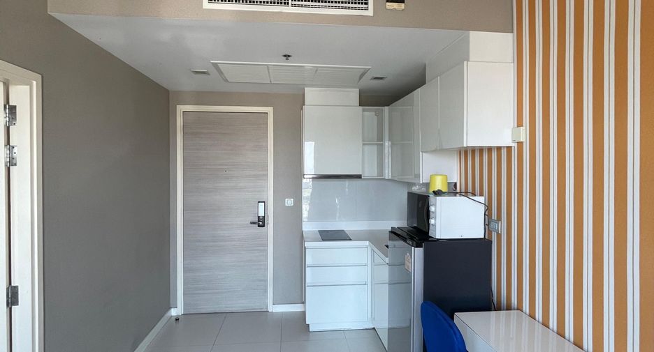 For rent 3 bedrooms condo in Pathum Wan, Bangkok