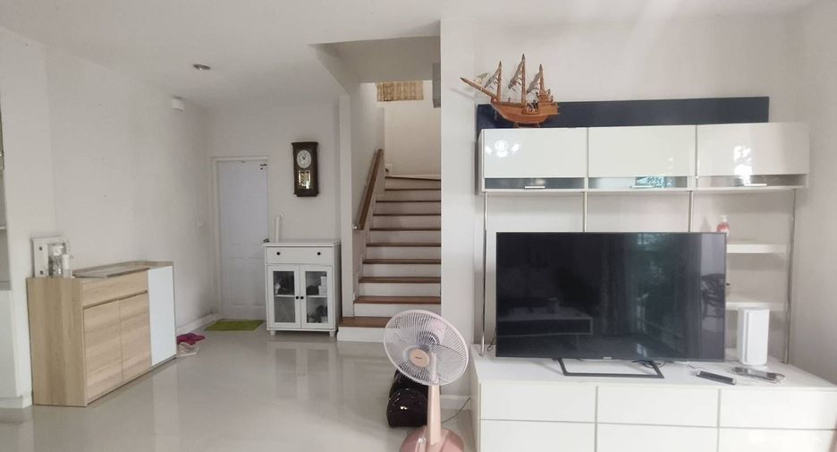 For rent 3 bedrooms house in Bang Kapi, Bangkok