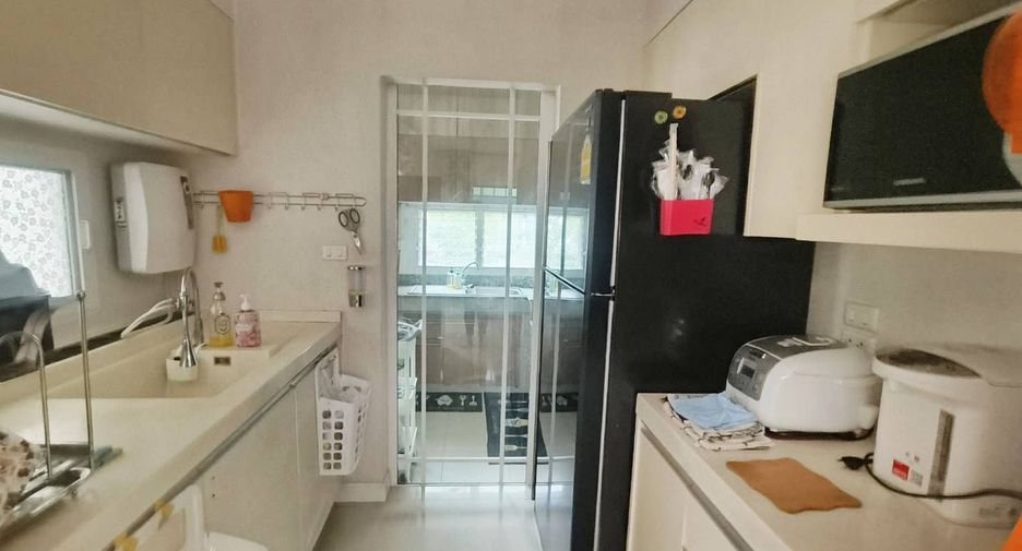 For rent 3 bedrooms house in Bang Kapi, Bangkok