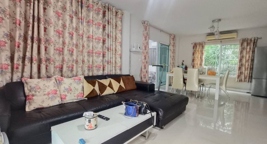 For rent 3 bedrooms house in Bang Kapi, Bangkok