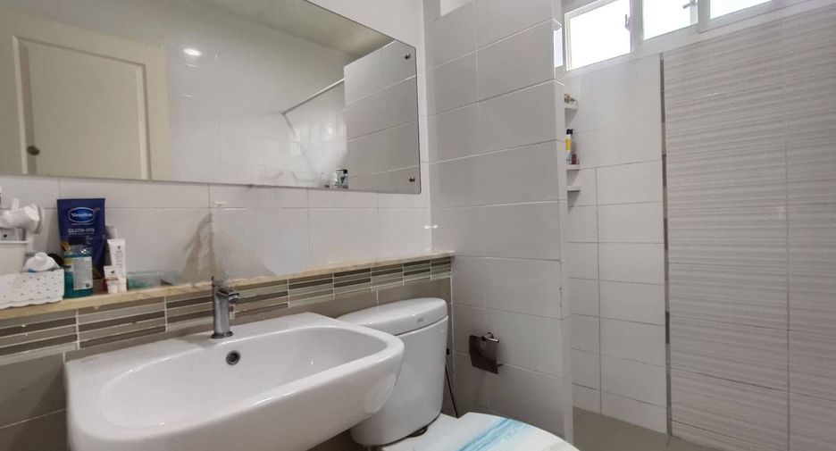 For rent 3 bedrooms house in Bang Kapi, Bangkok