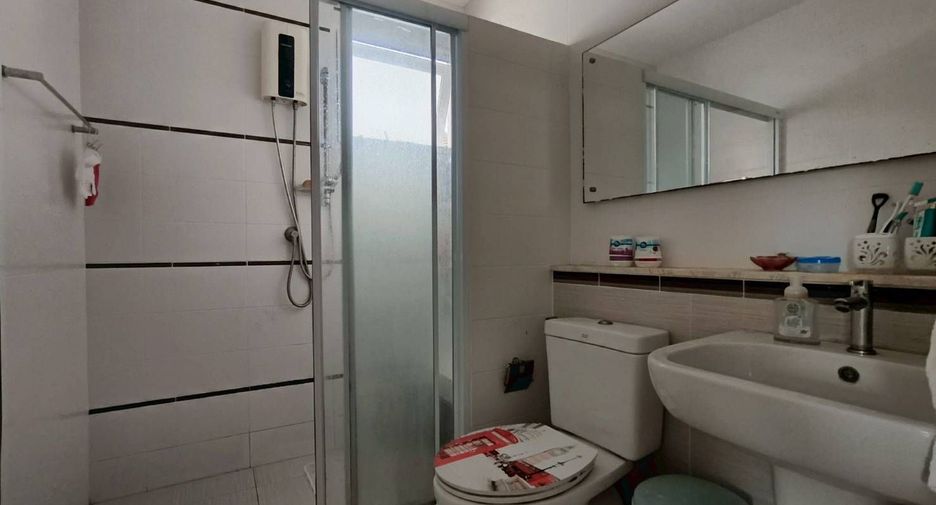 For rent 3 bedrooms house in Bang Kapi, Bangkok