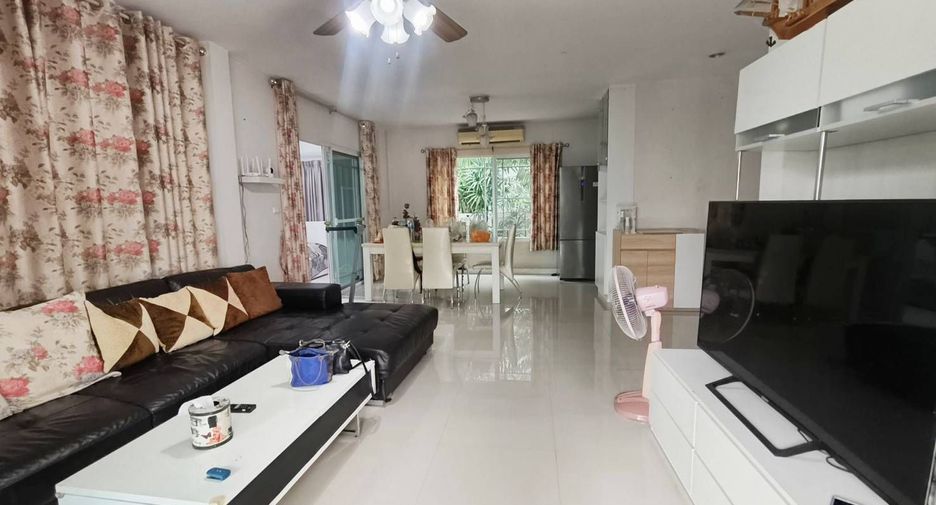 For rent 3 bedrooms house in Bang Kapi, Bangkok