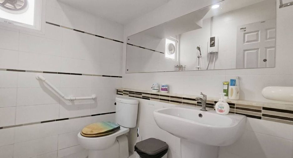 For rent 3 bedrooms house in Bang Kapi, Bangkok