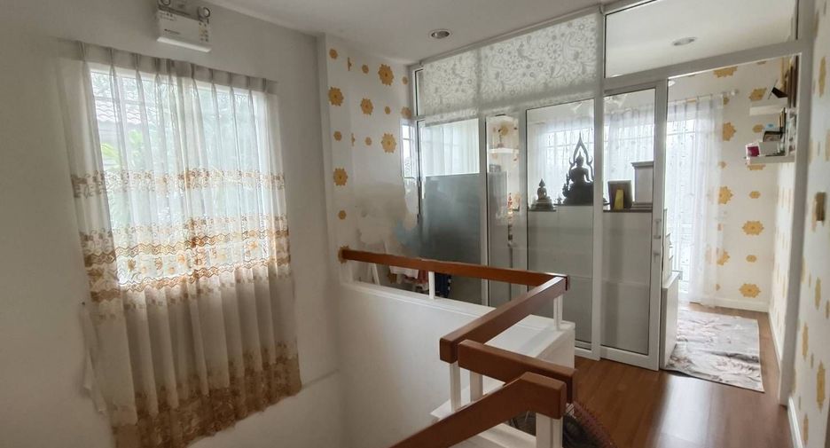 For rent 3 bedrooms house in Bang Kapi, Bangkok