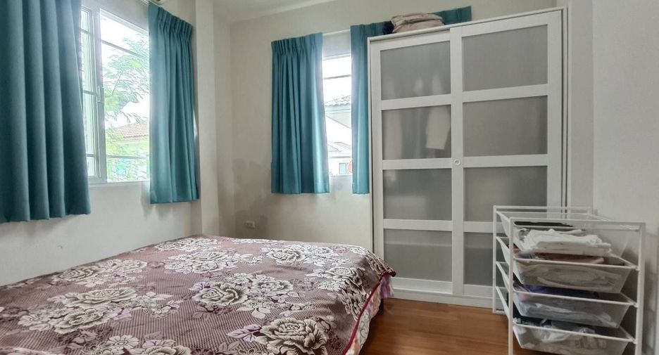 For rent 3 bedrooms house in Bang Kapi, Bangkok