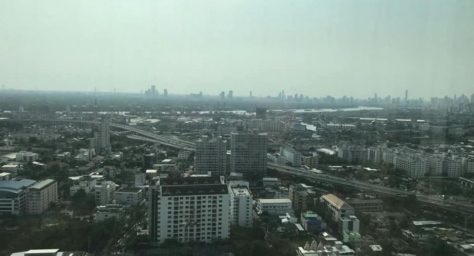 À louer 2 chambres condo à Phra Khanong, Bangkok