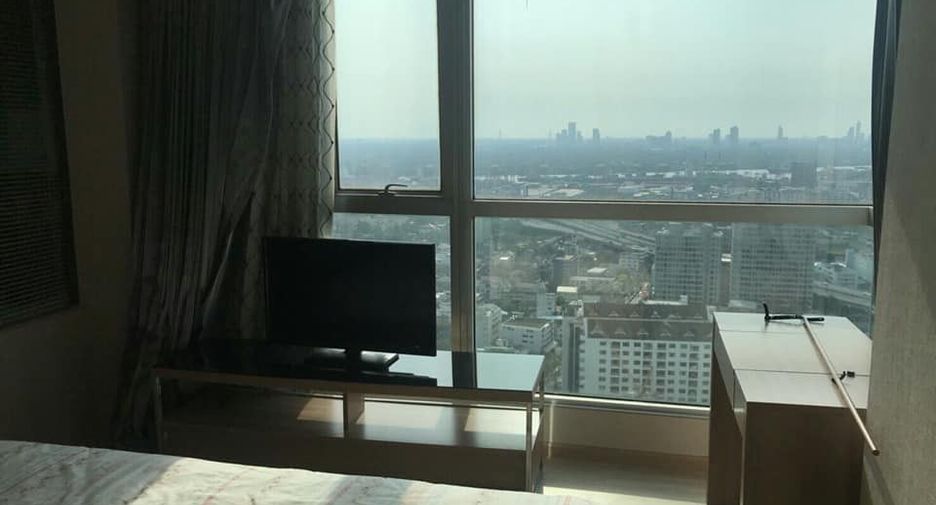 À louer 2 chambres condo à Phra Khanong, Bangkok