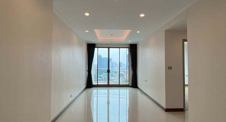For rent 2 bedrooms condo in Watthana, Bangkok