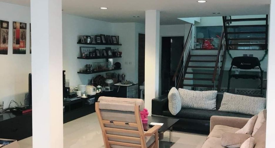 À vendre 3 chambres maison à Lat Phrao, Bangkok