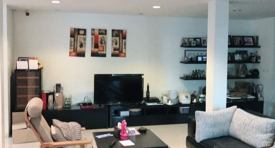 À vendre 3 chambres maison à Lat Phrao, Bangkok