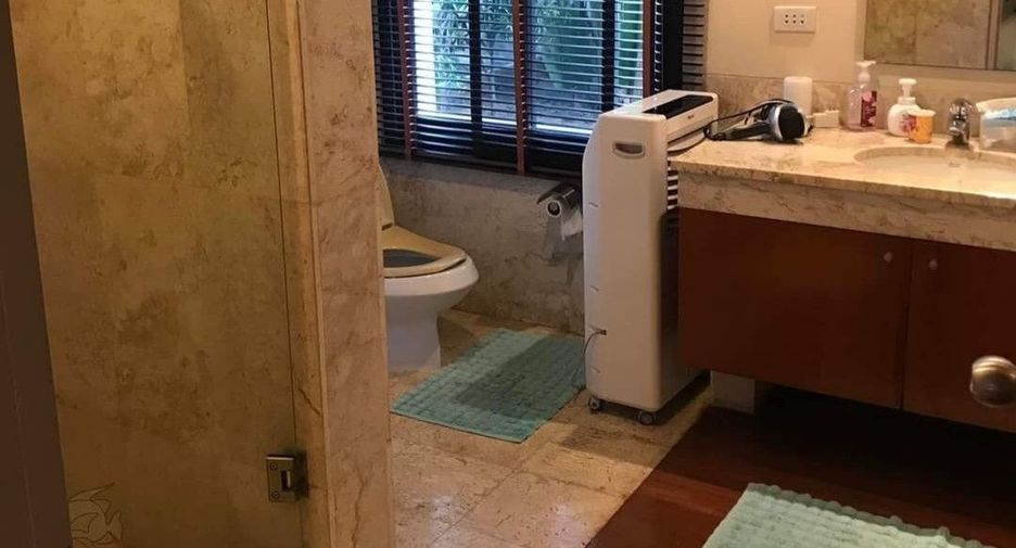 À vendre 3 chambres maison à Lat Phrao, Bangkok