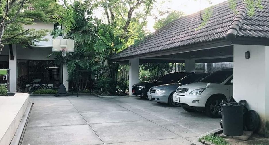À vendre 3 chambres maison à Lat Phrao, Bangkok
