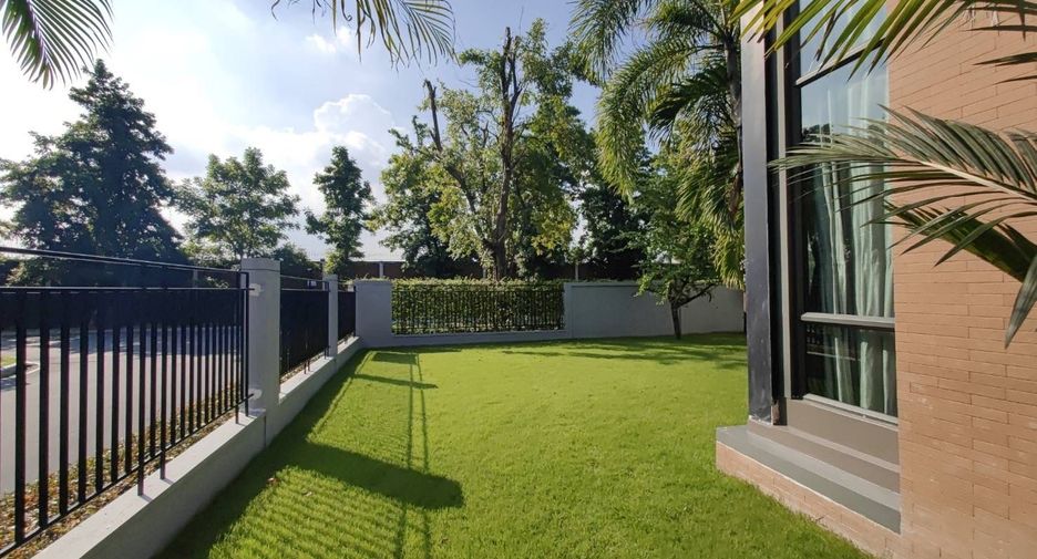For sale and for rent 5 bedrooms house in Saphan Sung, Bangkok
