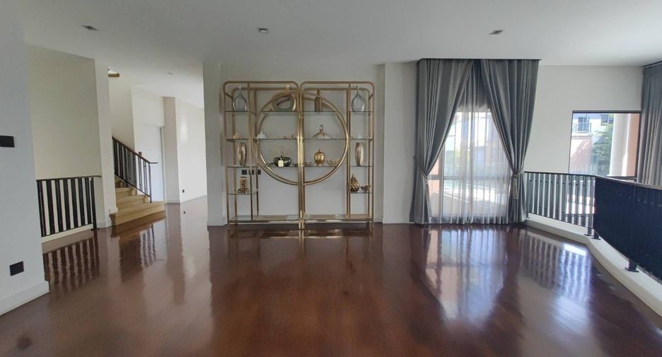 For sale and for rent 5 bedrooms house in Saphan Sung, Bangkok