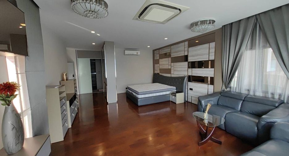 For sale and for rent 5 bedrooms house in Saphan Sung, Bangkok