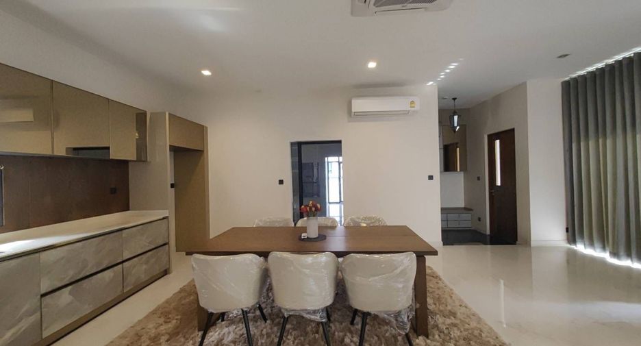 For sale and for rent 5 bedrooms house in Saphan Sung, Bangkok