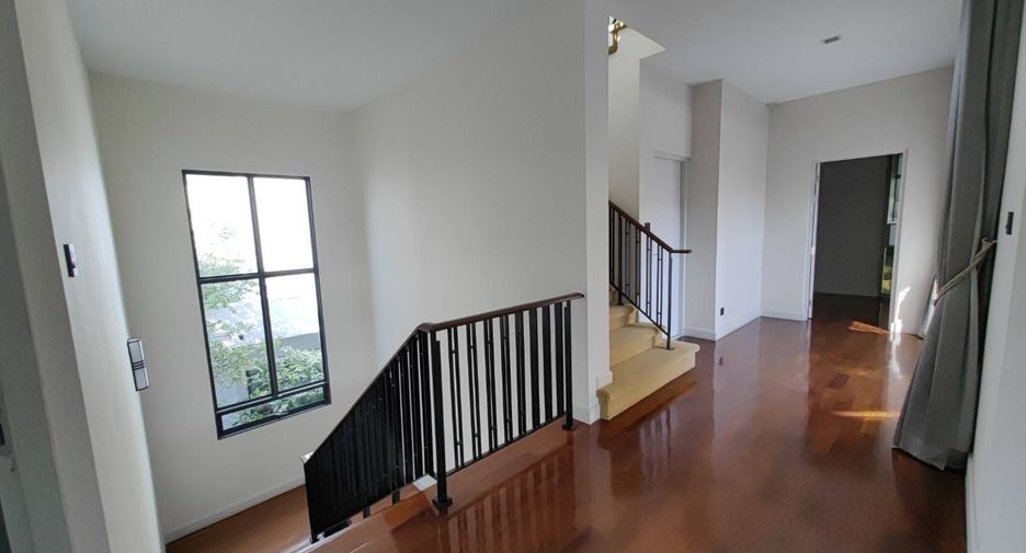 For sale and for rent 5 bedrooms house in Saphan Sung, Bangkok