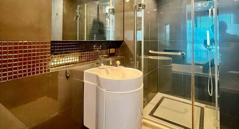 For sale and for rent 1 bed condo in Sathon, Bangkok