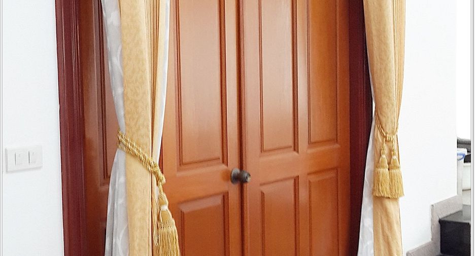 For sale 4 bedrooms house in Thawi Watthana, Bangkok
