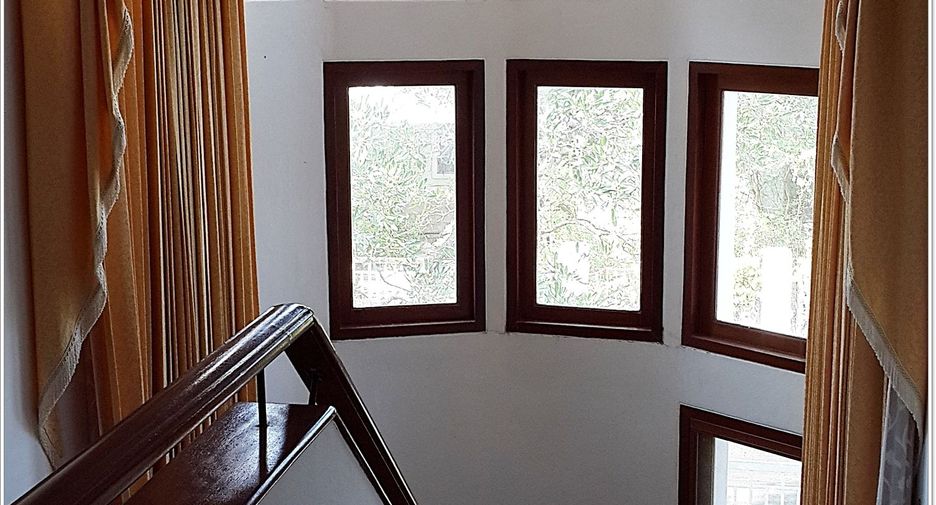 For sale 4 bedrooms house in Thawi Watthana, Bangkok
