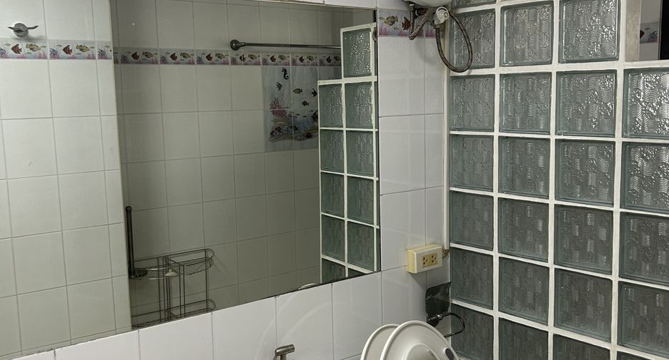 For rent 2 bedrooms condo in Sathon, Bangkok