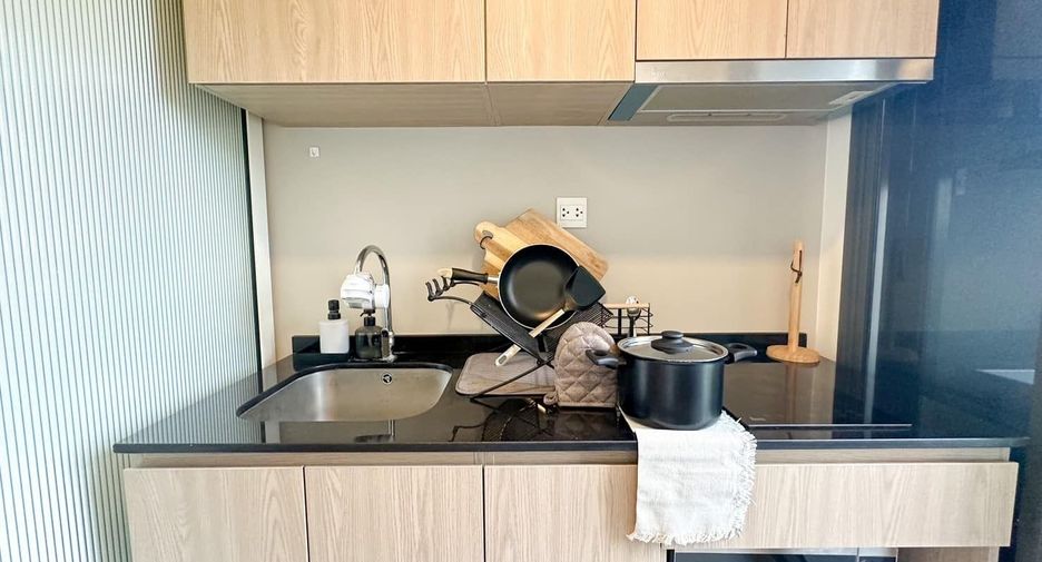For sale 1 bed condo in Phra Khanong, Bangkok