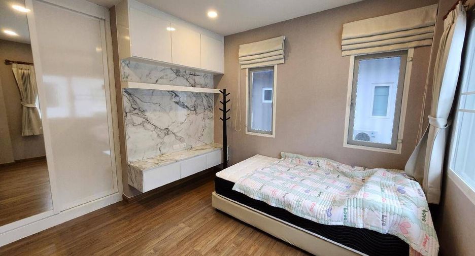 For sale 4 bedrooms house in Phasi Charoen, Bangkok