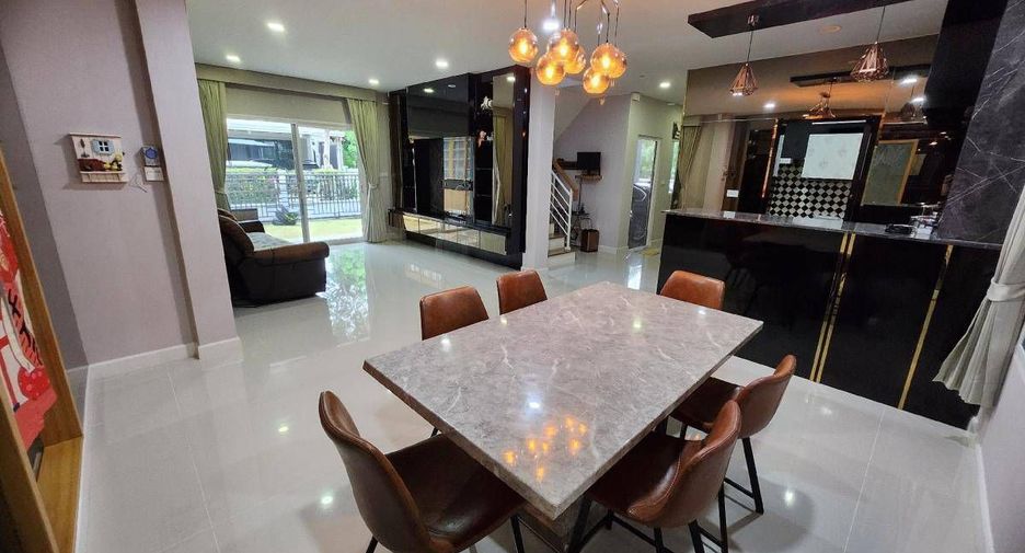 For sale 4 bedrooms house in Phasi Charoen, Bangkok