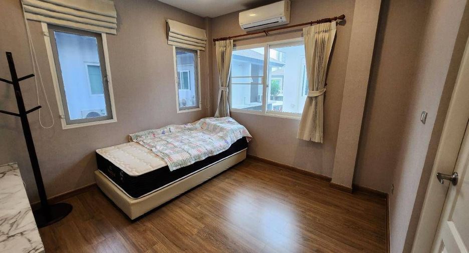 For sale 4 bedrooms house in Phasi Charoen, Bangkok