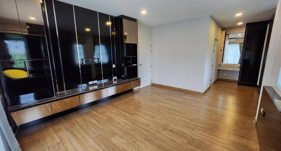 For sale 4 bedrooms house in Phasi Charoen, Bangkok