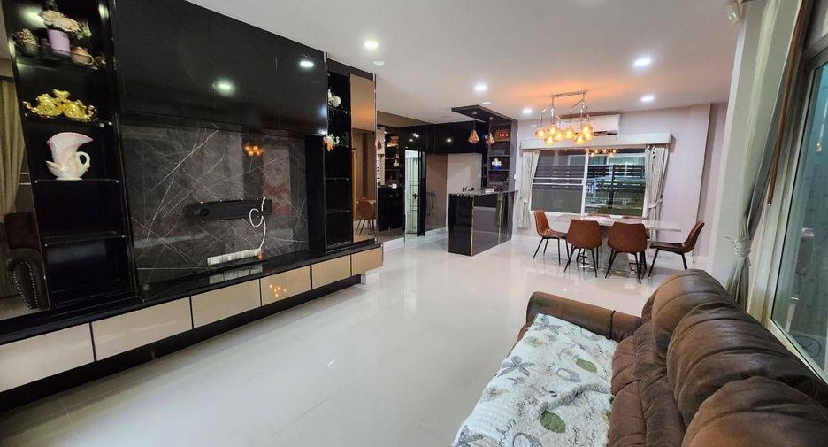 For sale 4 bedrooms house in Phasi Charoen, Bangkok