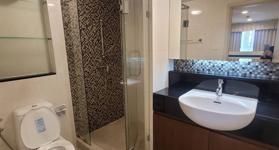 For rent studio condo in Phaya Thai, Bangkok