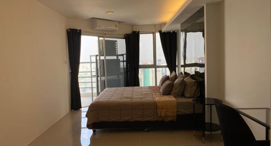 Wohnung zur Miete mit 4 Zimmer in Khlong Toei, Bangkok