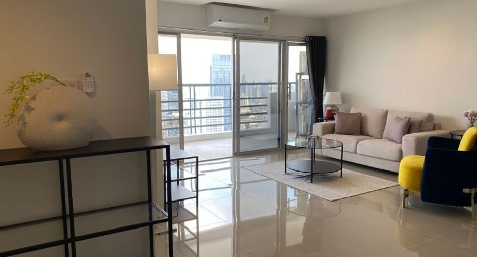 Wohnung zur Miete mit 4 Zimmer in Khlong Toei, Bangkok